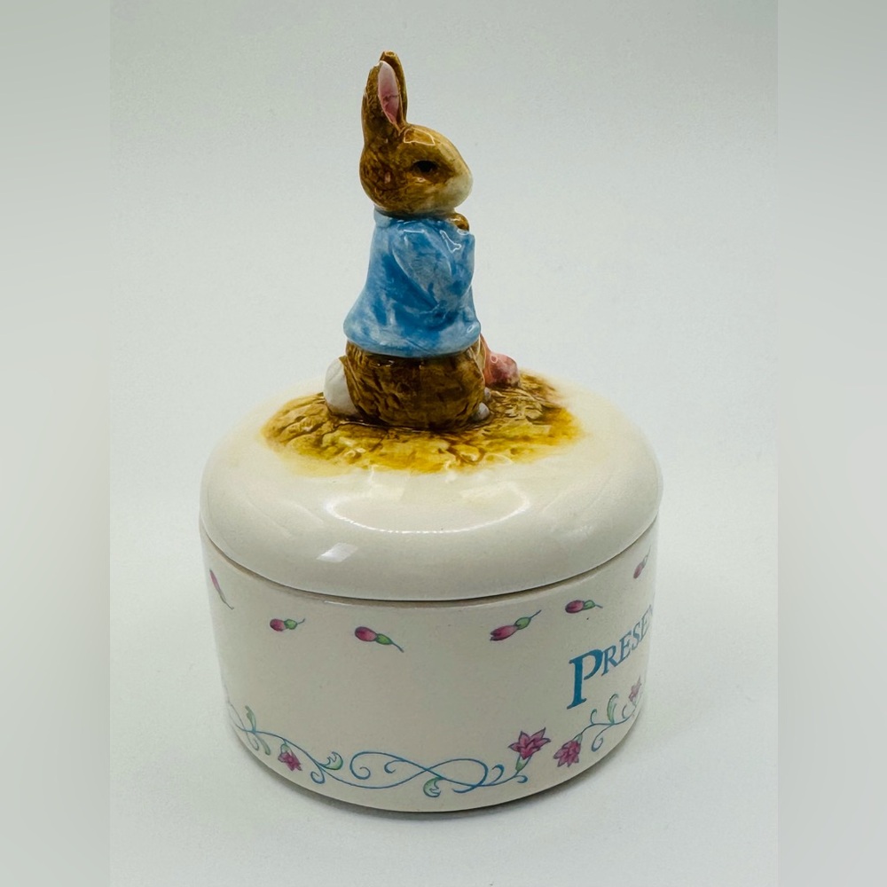 Vintage Easter - Beatrix Potter Peter Rabbit Ceramic Trinket Box w/ Lid - Picture 5 of 11